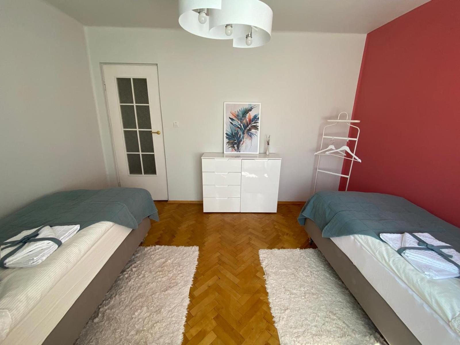 Vila Przytulny Dom Pod Jabloniami Przy Targach Kielce Exteriér fotografie